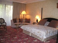 Click to see big picture (2048x1536 pixels; 697 KB)