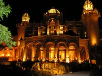 Click to see big picture (2048x1536 pixels; 624 KB)