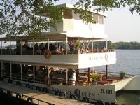 Click to see big picture (2048x1536 pixels; 605 KB)