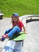 Click to see big picture (1536x2048 pixels; 582 KB)